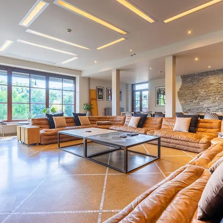 La Vue Familial * 라로셰안알데네